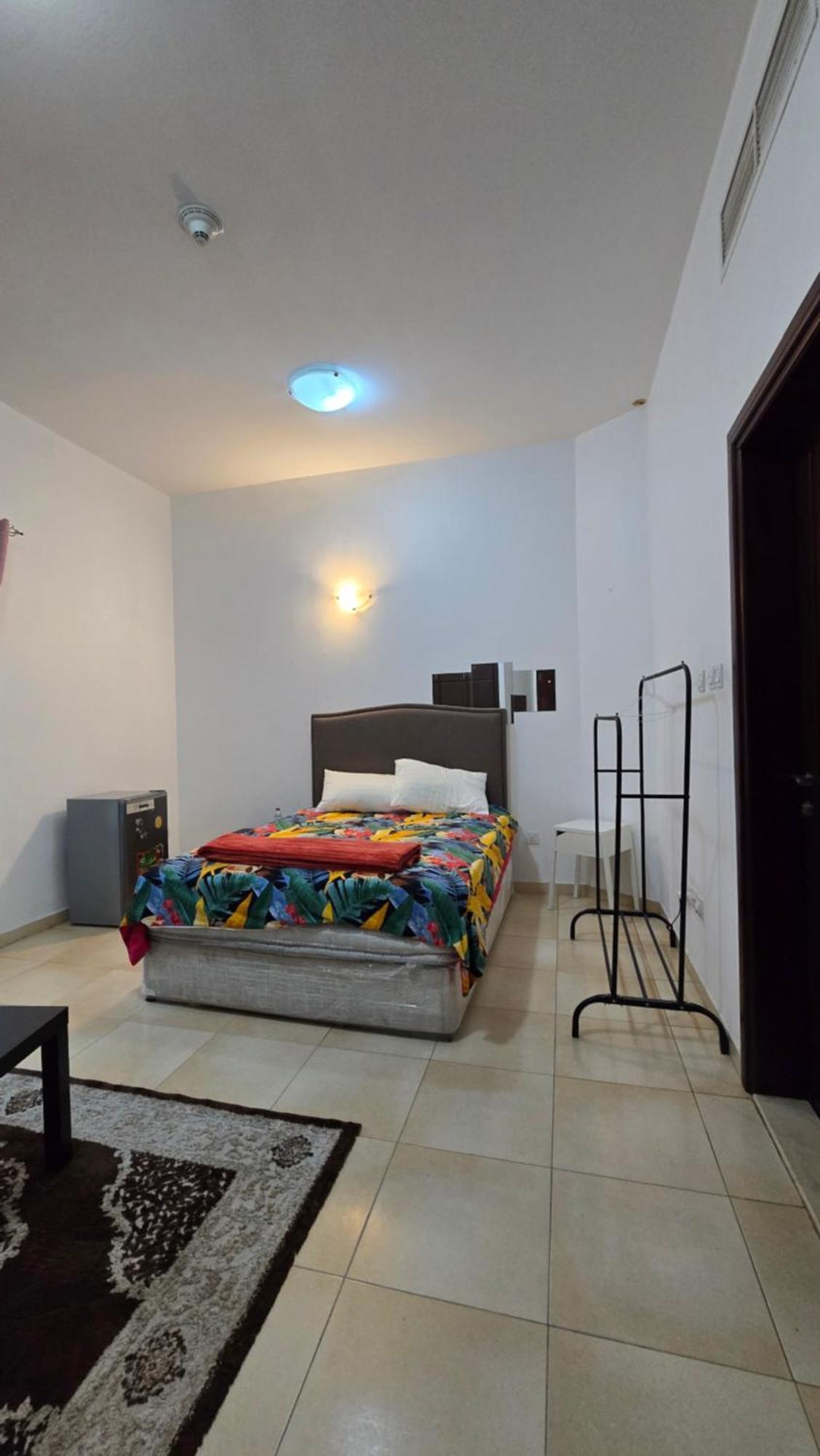Fully Furnished Master Bedroom With Ensuite Washroom * Dubai