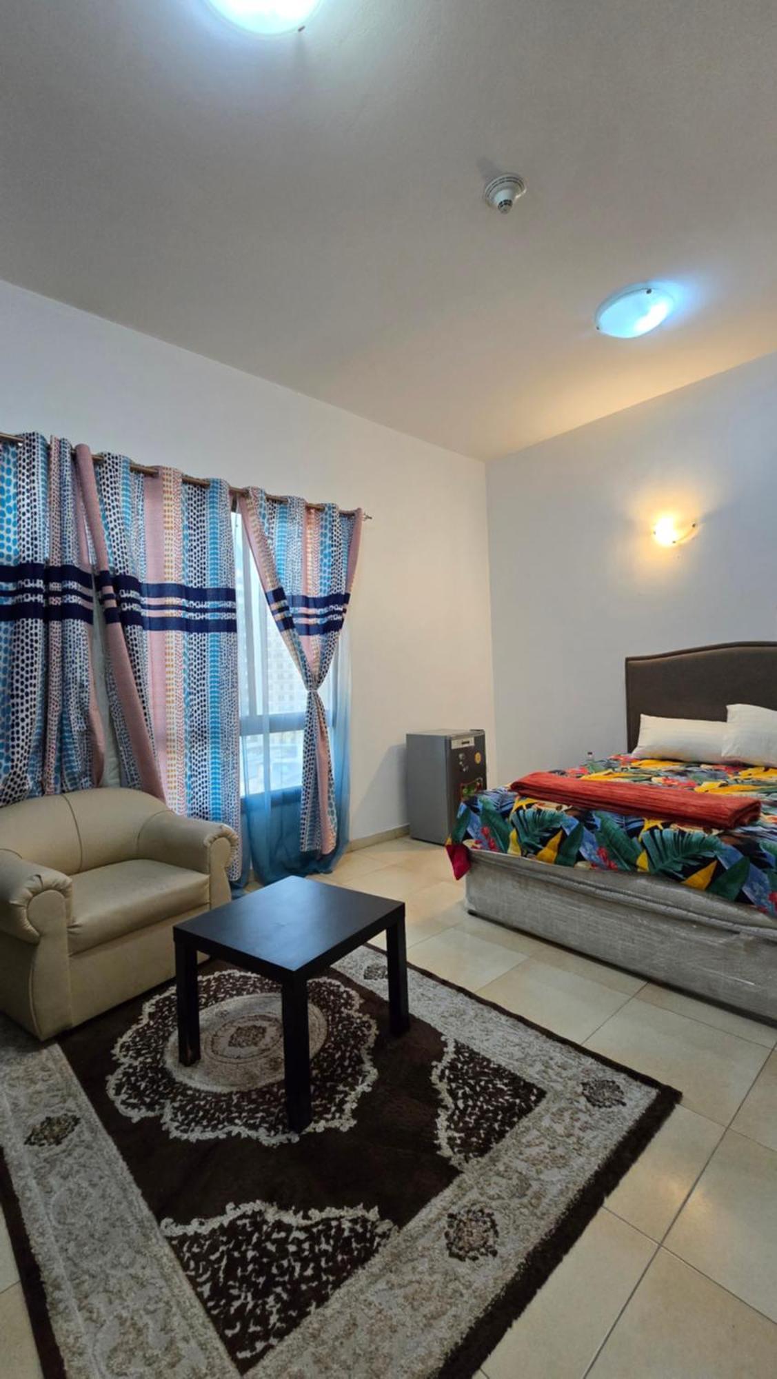 Homestay Fully Furnished Master Bedroom With Ensuite Washroom *